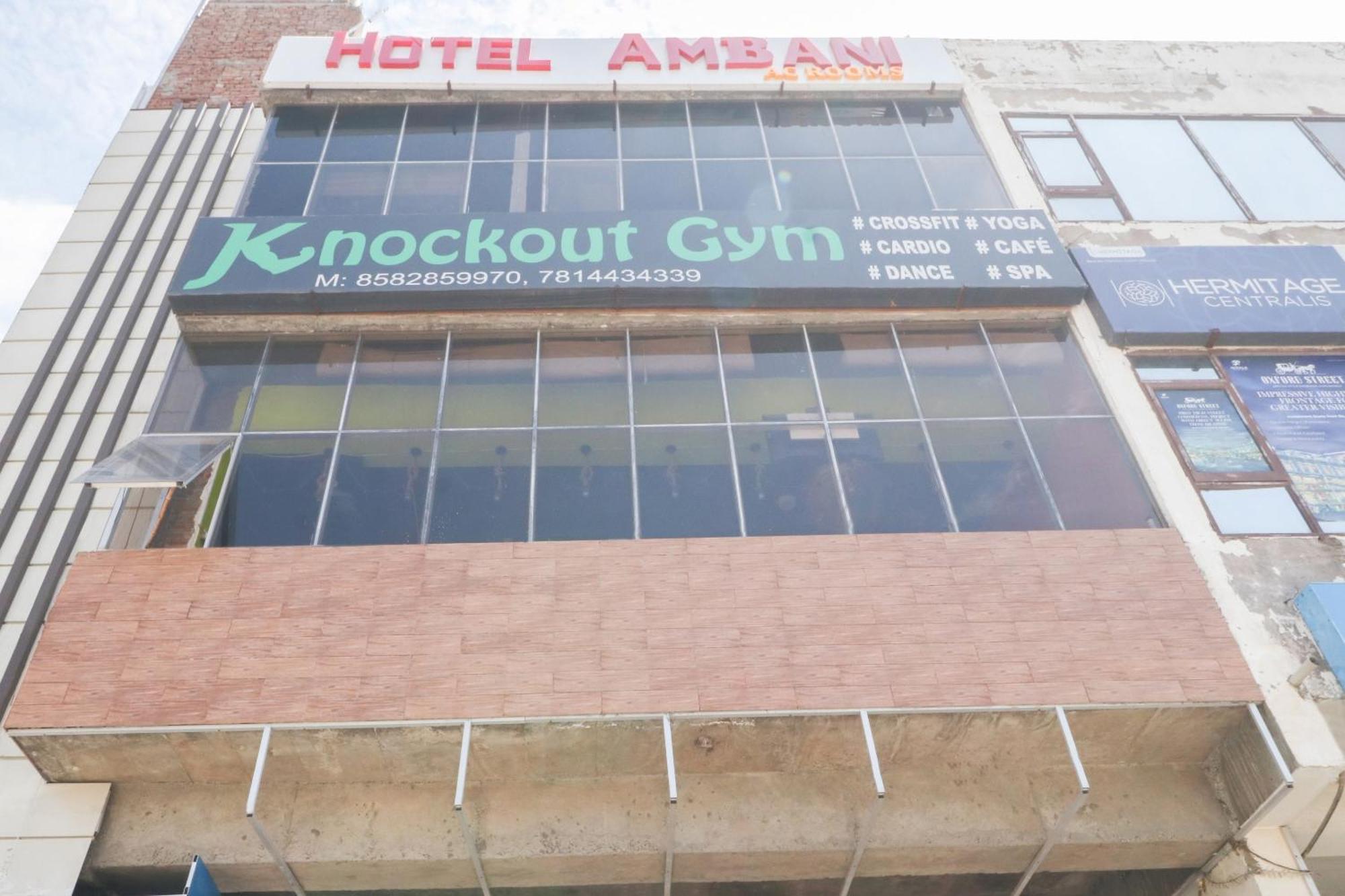 Oyo Flagship Hotel Ambani Zirakpur ภายนอก รูปภาพ